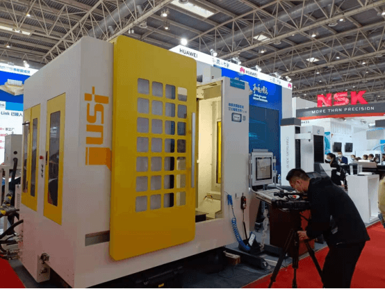 華中9型智能數(shù)控系統(tǒng)助力中國機(jī)床“開道超車”339.png 華中9型智能數(shù)控系統(tǒng)助力中國機(jī)床“開道超車”339.png